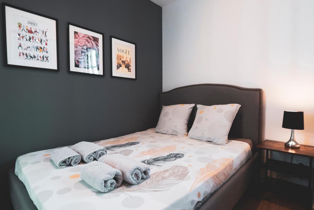 Behind The Glass_Hypercentre Apartment อองบวส ภายนอก รูปภาพ